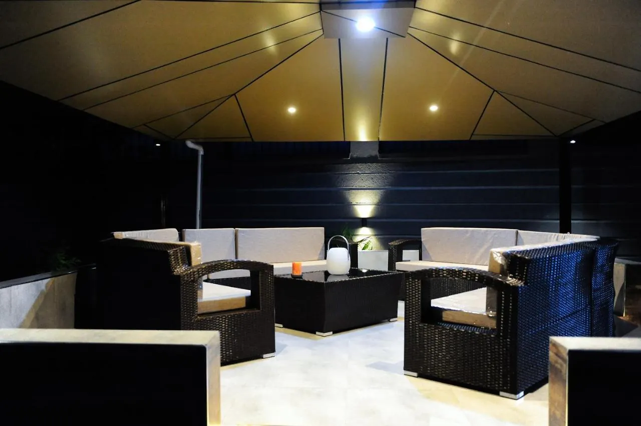 Eric Wilkins Apartments Lubowa 3*,
