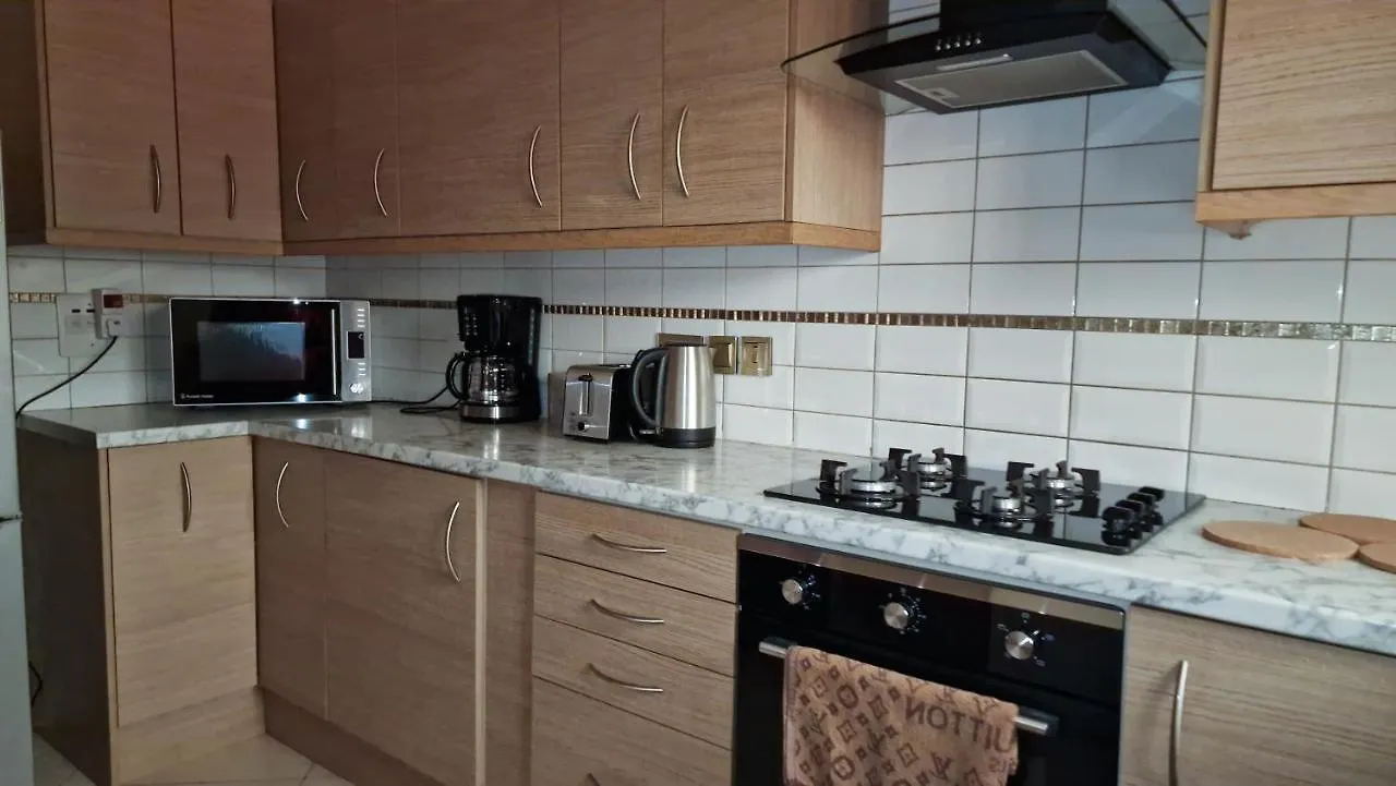 Aparthotel Eric Wilkins Apartments Lubowa